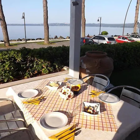 La Terrazza Sul Lago فندق مبيت وإفطار *