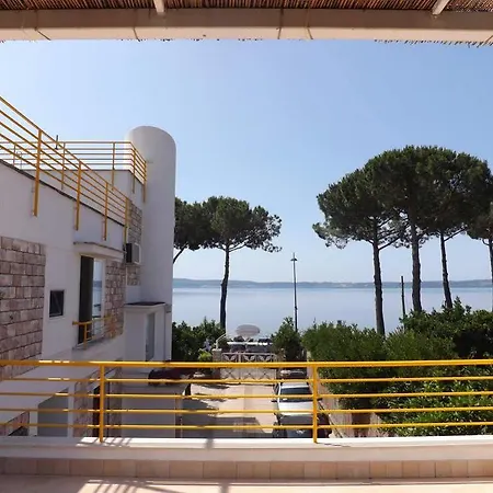 La Terrazza Sul Lago فندق مبيت وإفطار ترفيجنانو رومانو
