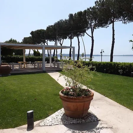 فندق مبيت وإفطار La Terrazza Sul Lago *