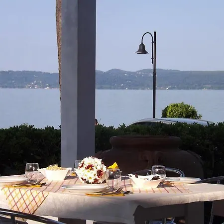 فندق مبيت وإفطار La Terrazza Sul Lago ترفيجنانو رومانو